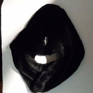 Karl Lagerfeld Elegant Black Faux Fur Wrap Pull Through